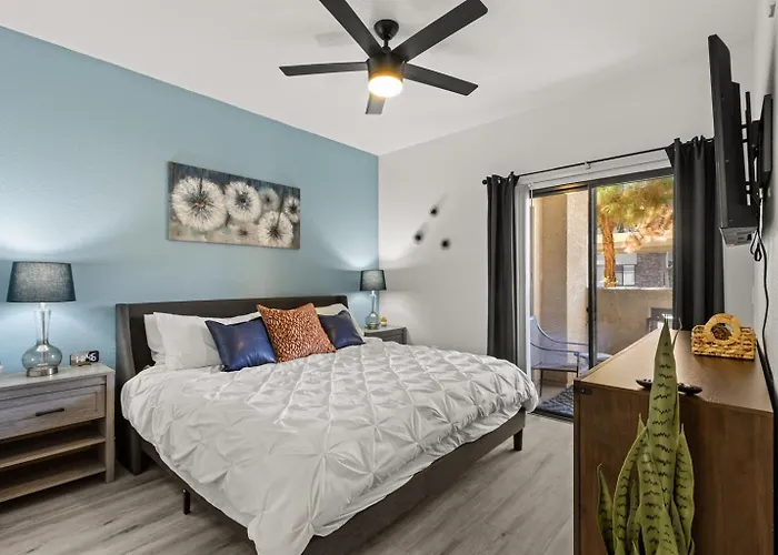 Pool, Gym & King Beds Relaxing Asu Stay Apartment