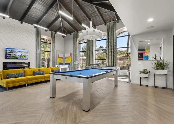 Pool, Gym & King Beds Relaxing Asu Stay * Tempe